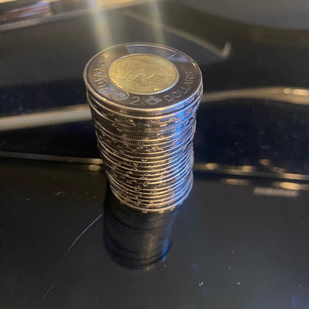 25 piece one roll BLACK RING In Memoriam QE II toonies!!! - Picture 4 of 5